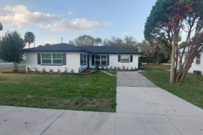 Retreat Overlooking Lake Dora!